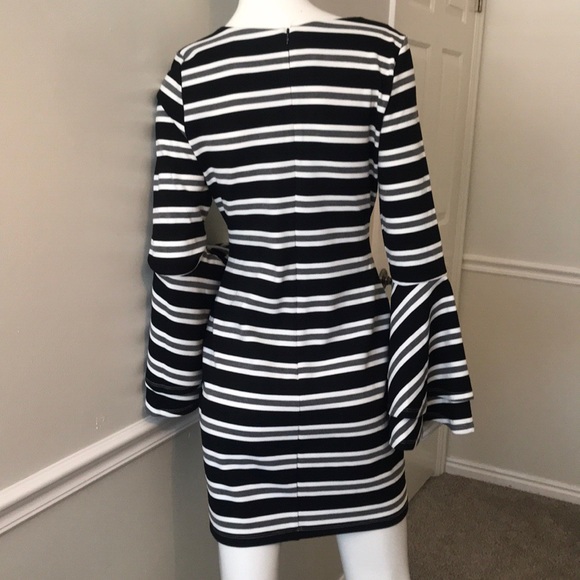 Dress - Picture 4 of 4